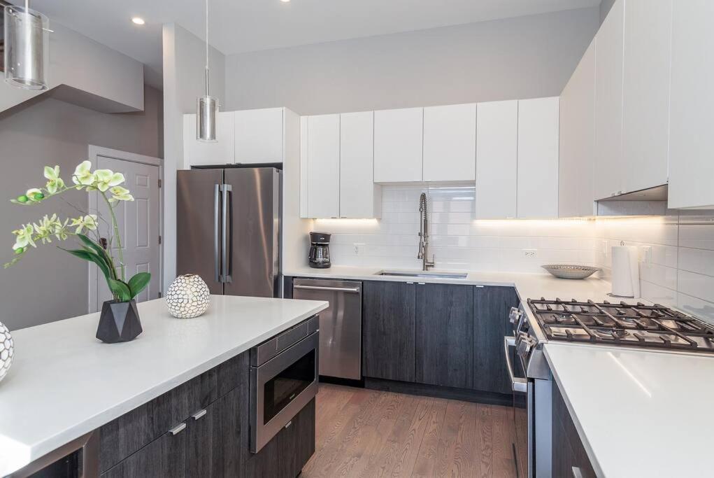 Breathtaking Downtown Penthouse B - Sleeps 11 Appartement Chicago